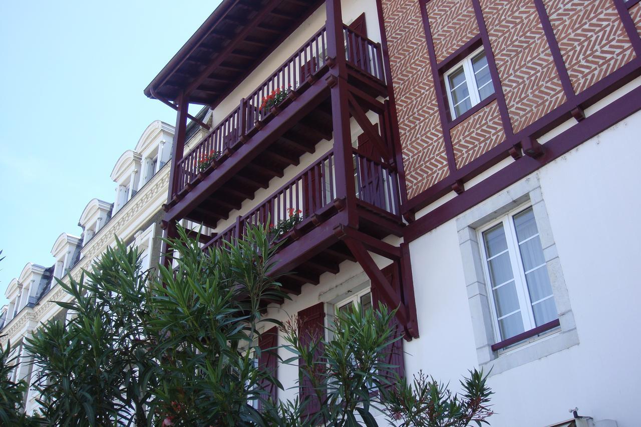 Hotel-Restaurant De La Paix Saint-Palais  Kültér fotó